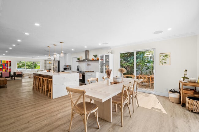 Building Photo - 2421 SW 29th Way