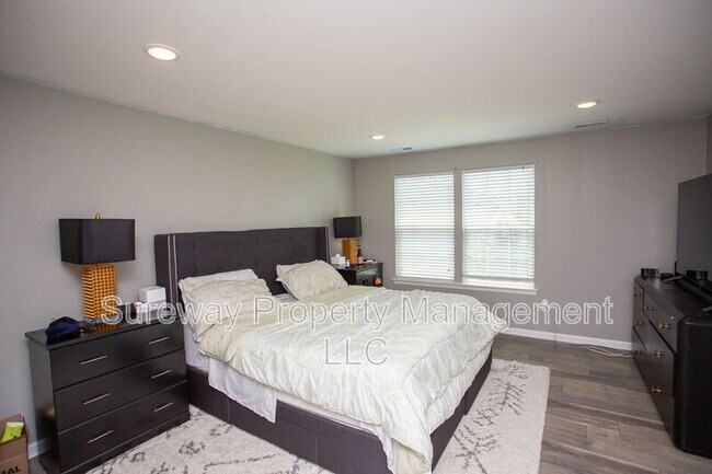 Building Photo - 172 Fela Dr