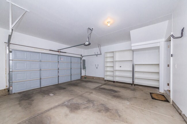 Building Photo - 1193 S Grove Ave