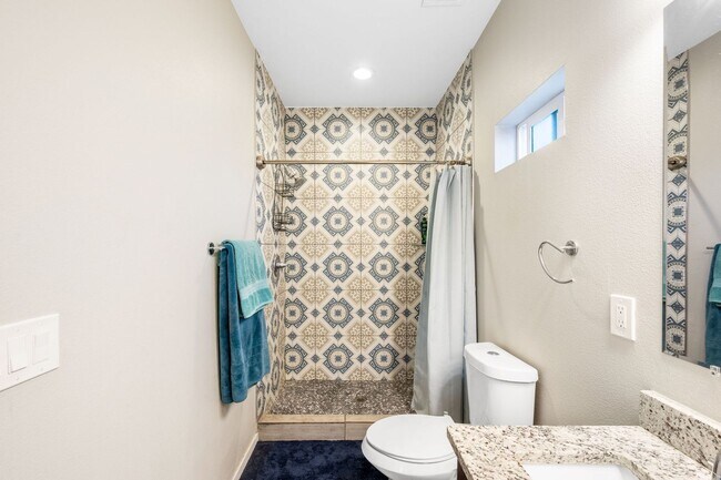 Building Photo - 3BD, 2.5BA Half-Duplex for Lease in Commerce City with 2-Car Garage