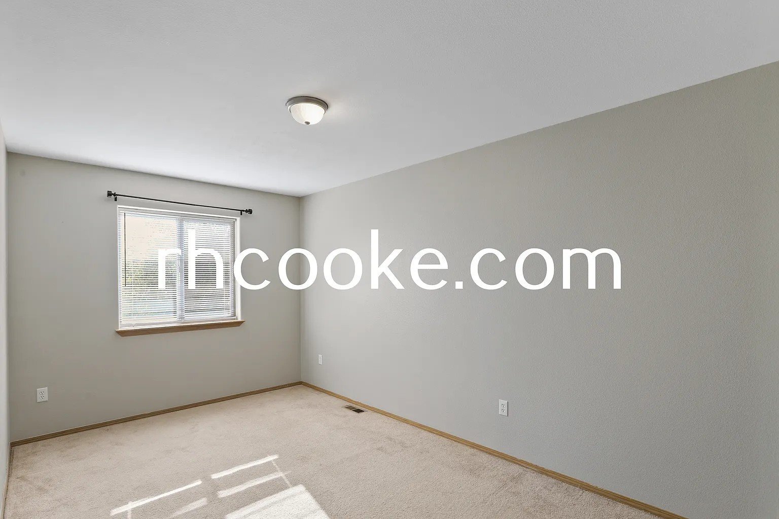 Building Photo - 312 S Blake Rd