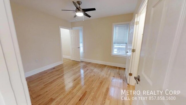 Building Photo - Spacious 4-Bed, 2-Bath Near Porter Square ...