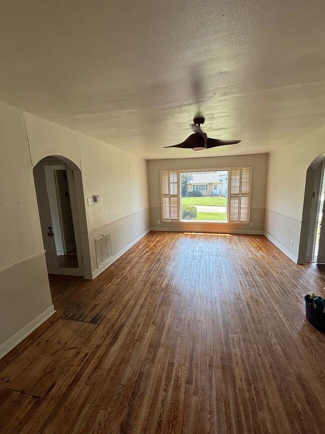Building Photo - Home For Rent in SW Ardmore!