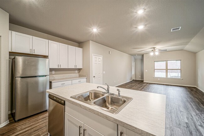 Building Photo - 1903 Brushy Cedar Ct