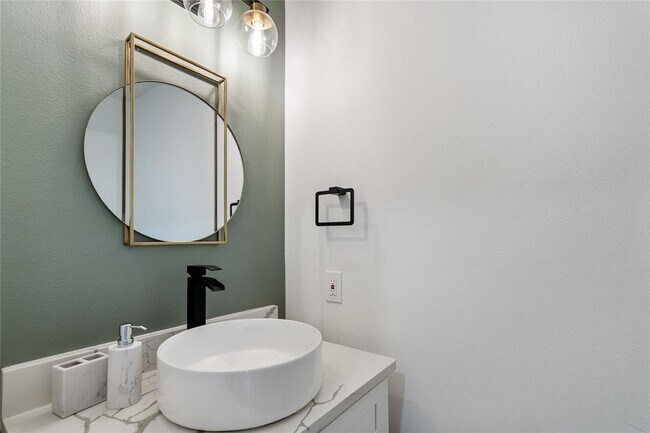 Building Photo - 7531 Leecast Ct