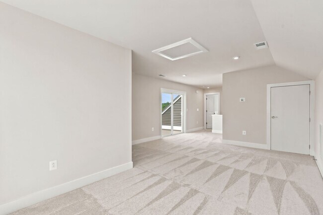 Building Photo - 625 Lipizzan Dr SW