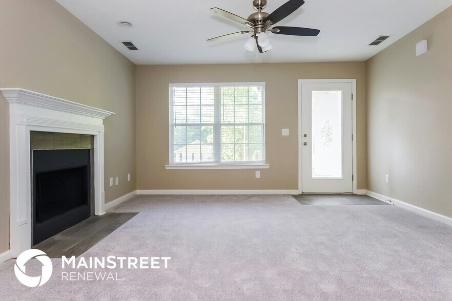 Building Photo - 405 Hawthorne Cir