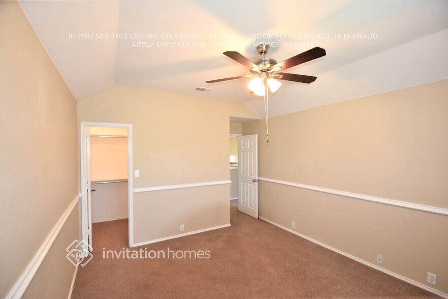 Building Photo - 10113 Pear St