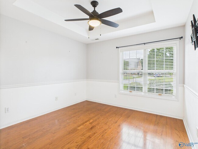 Building Photo - 122 Bellingham Dr