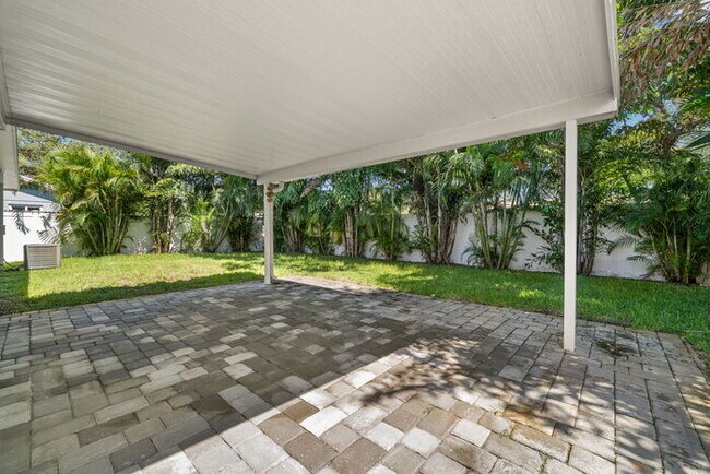 Building Photo - UPGRADED Home For Rent in Orangewood Highl...