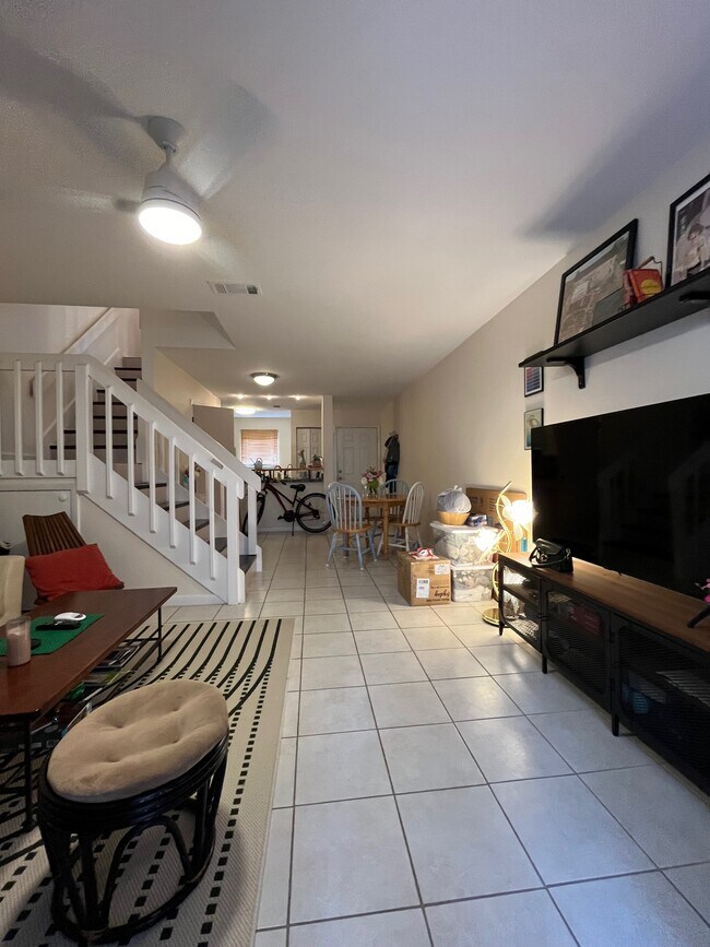 Building Photo - 2206 SW 39 Dr