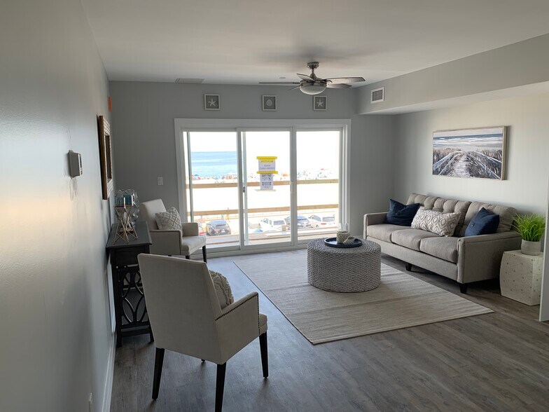 Living Room - 101 Ocean Blvd