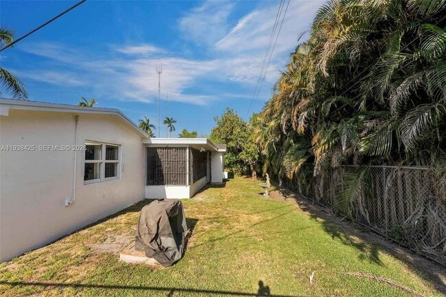 Building Photo - 860 NW 207th St