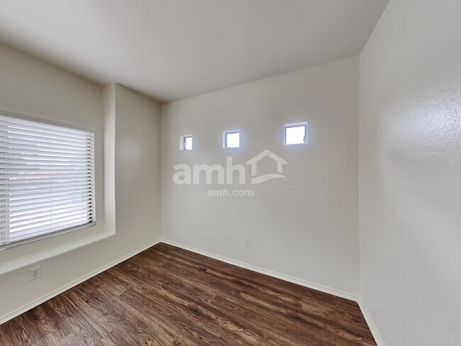 Building Photo - 16864 W Tasha Dr