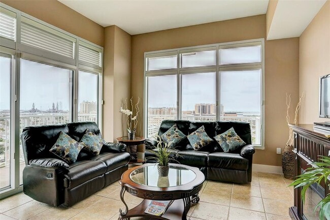 Building Photo - 500 Seawall Blvd
