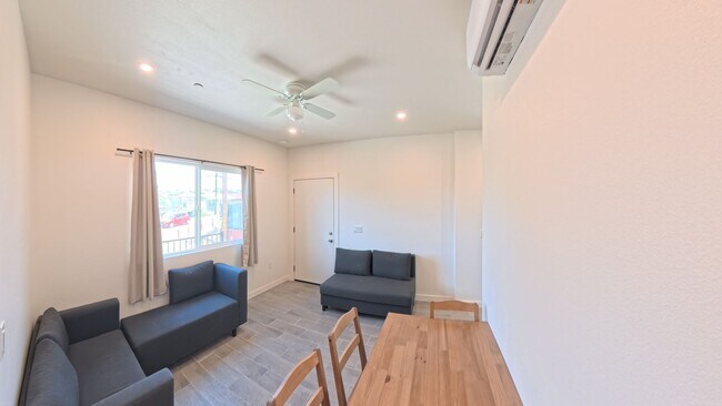 Building Photo - 847 Winston Dr