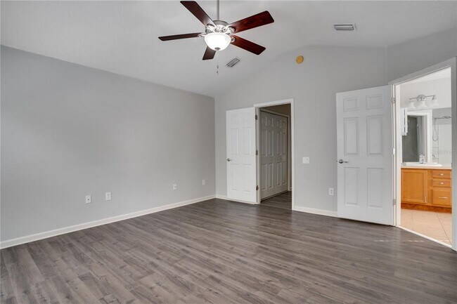 Building Photo - 2219 Snow Flake Pl