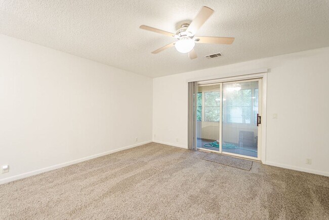 Building Photo - 26 Orantes Pl