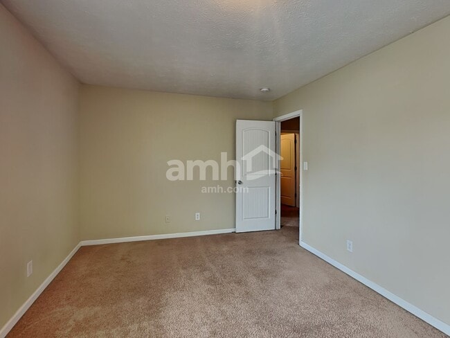 Building Photo - 7161 Lakeland Trails Blvd