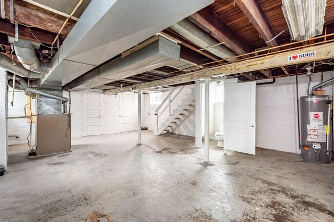 Building Photo - SCORE 50% OFF 1ST MONTH'S RENT IF SIGNED BY JULY 17! Spectacular 3 bedroom home in Carrick availa...