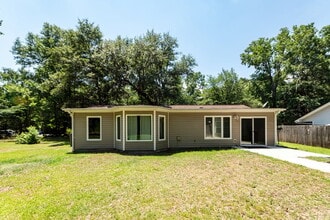 Building Photo - 3347 Walter Dr