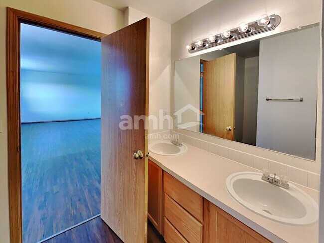 Building Photo - 10509 192nd Street Ct E