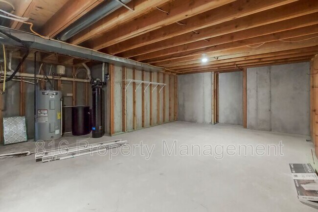 Building Photo - 701 Tomahawk Ct