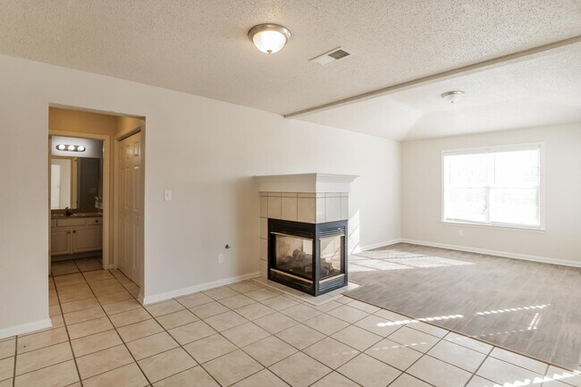 Building Photo - 7317 Pinnacle Farms Dr