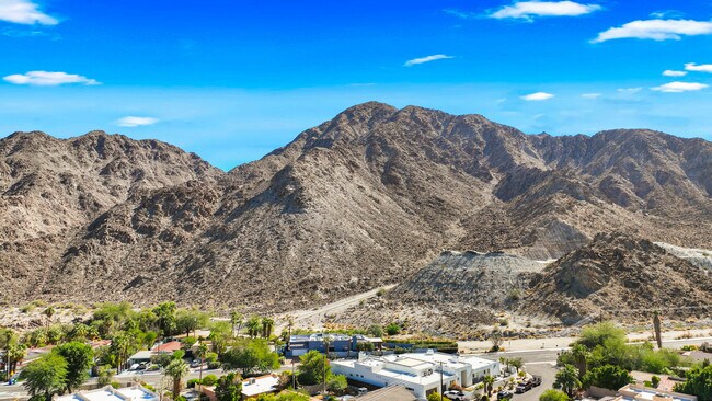 Building Photo - 53980 Avenida Mendoza