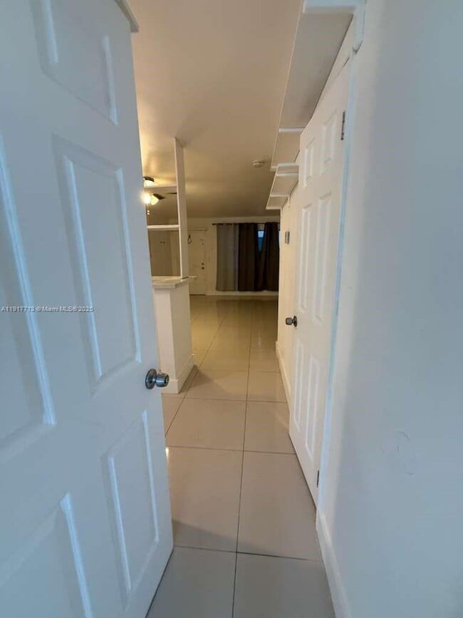 Building Photo - 6200 NE 22nd Way