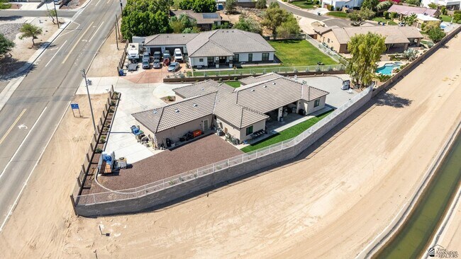 Building Photo - 2070 Araby Rd
