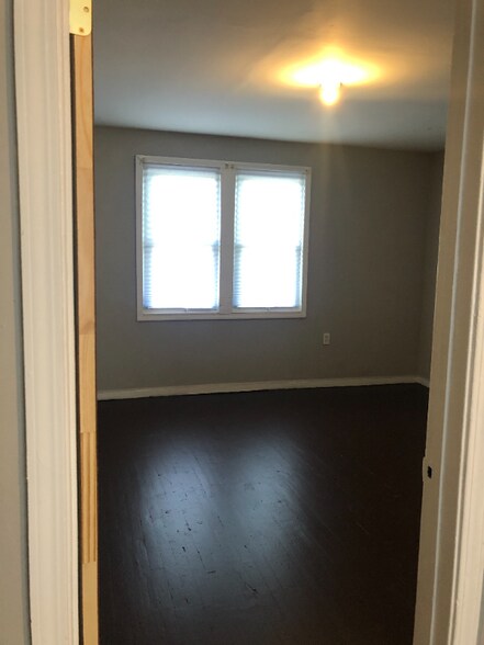 Building Photo - 7514 E Brentwood St