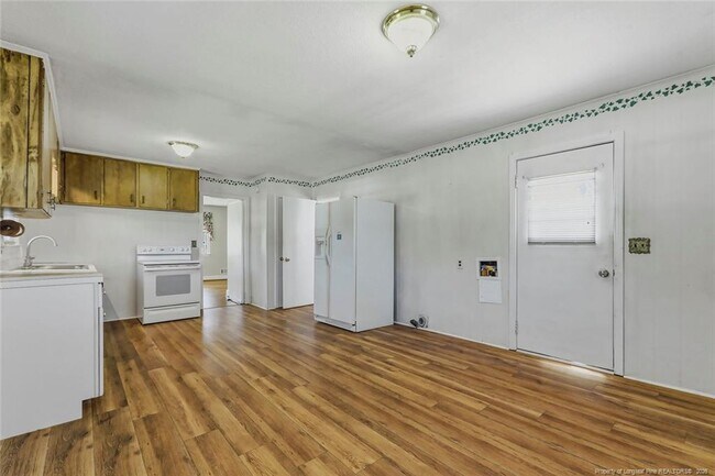 Building Photo - 2902 Cornell Dr