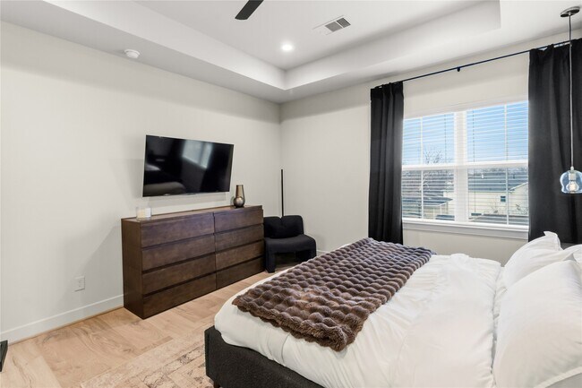 Building Photo - 4905 Avenue J Ave