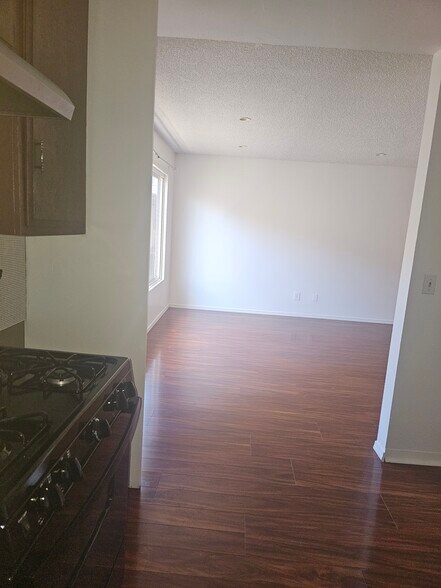 Open kitchen into dining area - 2112 Manhattan Beach Blvd