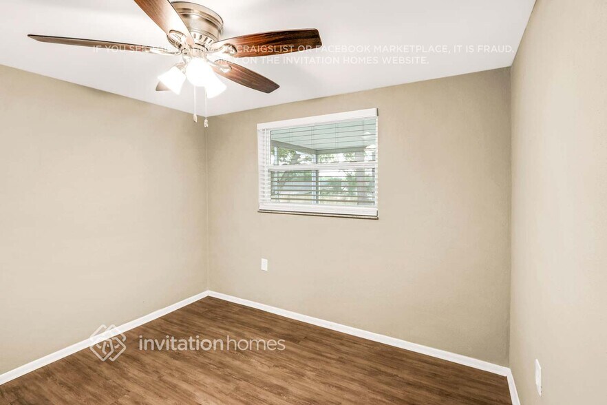 Building Photo - 9410 Rainbow Ln