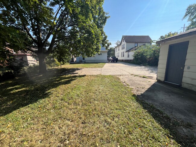 Building Photo - 2408 W High St