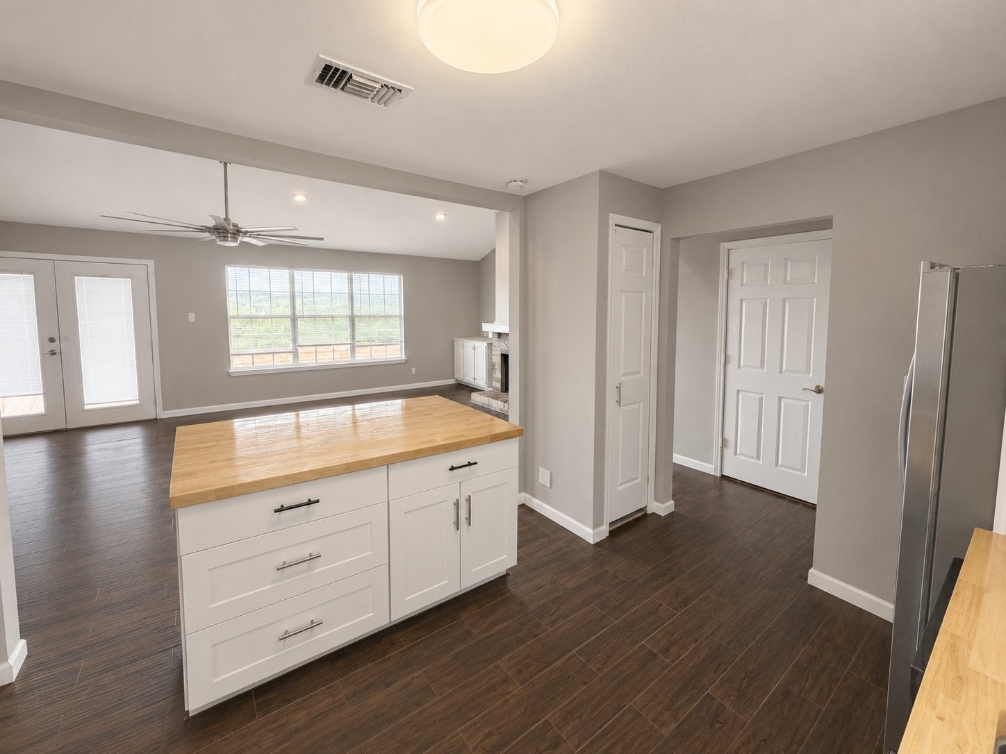 Building Photo - 746 Haven Ln