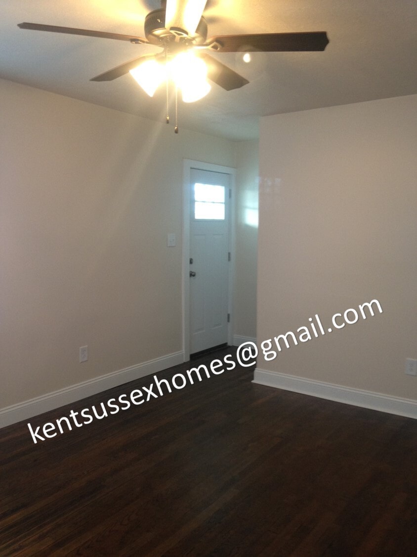 Building Photo - 527 S Washington St