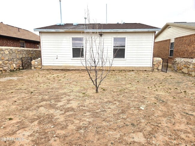 Building Photo - 3856 Tierra Alamo Dr