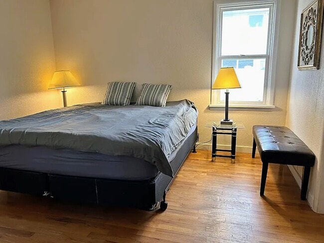 Building Photo - A st.