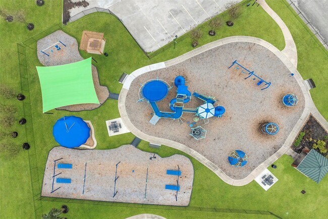 Building Photo - 16530 Bristle Creek Dr