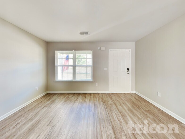 Building Photo - 747 Markham Cir