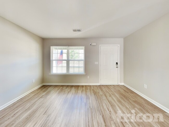 Building Photo - 747 Markham Cir