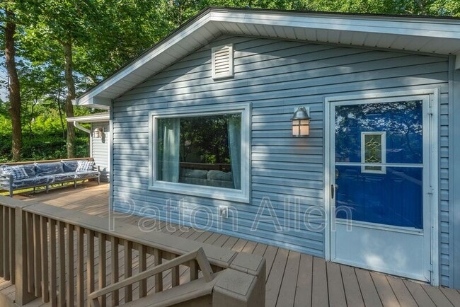 Building Photo - 63 Ben Lippen Rd