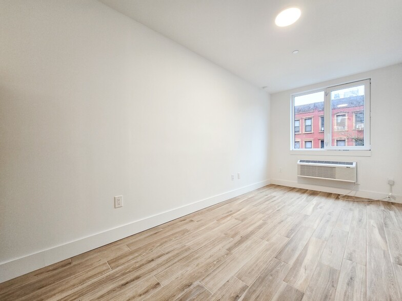 Building Photo - 217 W 123rd St