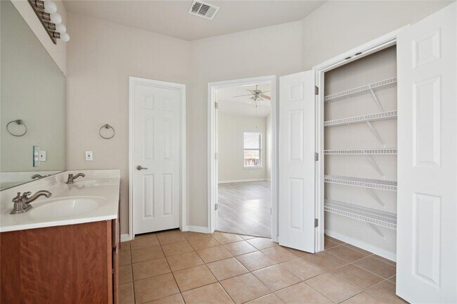 Building Photo - 4517 Heritage Well Ln