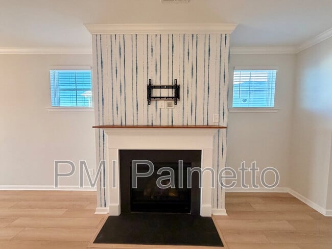 Building Photo - 456 Durwin Wy