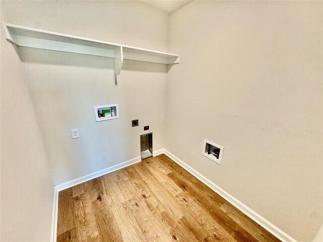 Building Photo - 6100 Blackwood Ct