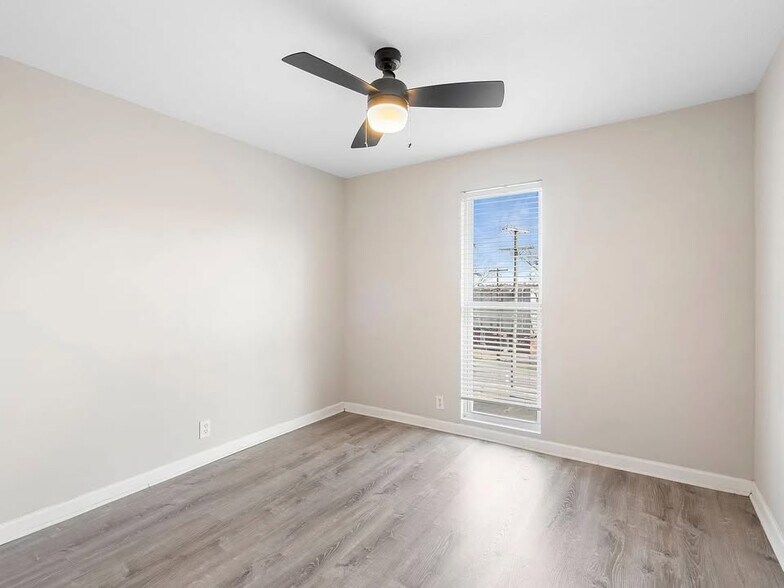 Building Photo - 420 Elysian Fields Rd